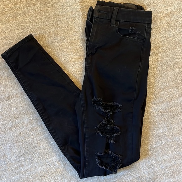 6 Long Curvy Black Distressed Jeans - Picture 1 of 5